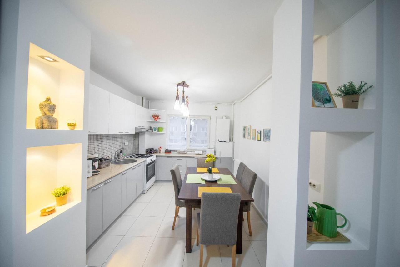 Maria Residence Arad Bagian luar foto