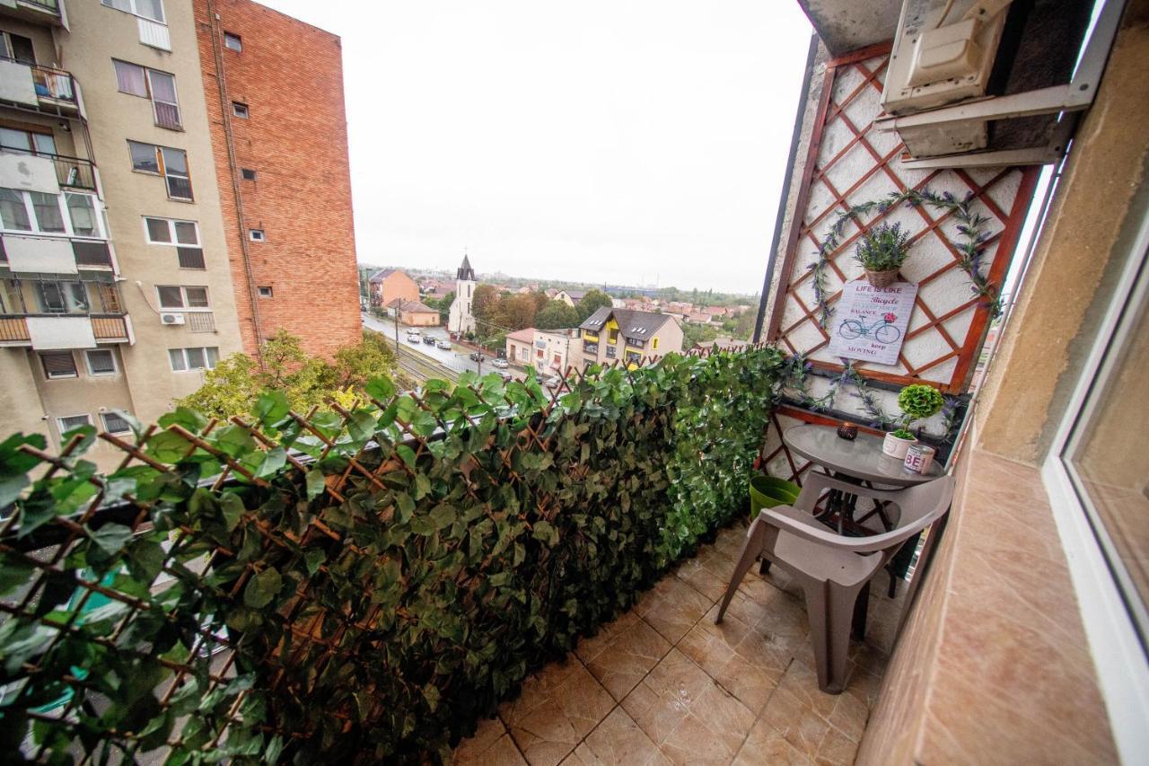 Maria Residence Arad Bagian luar foto